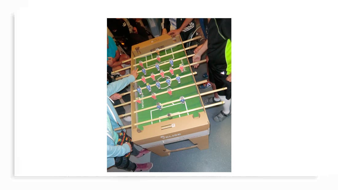 Jeu de foot en carton recyclé