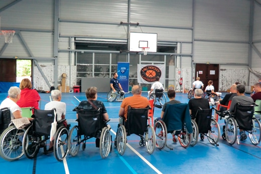 le-public- hockey fauteuil